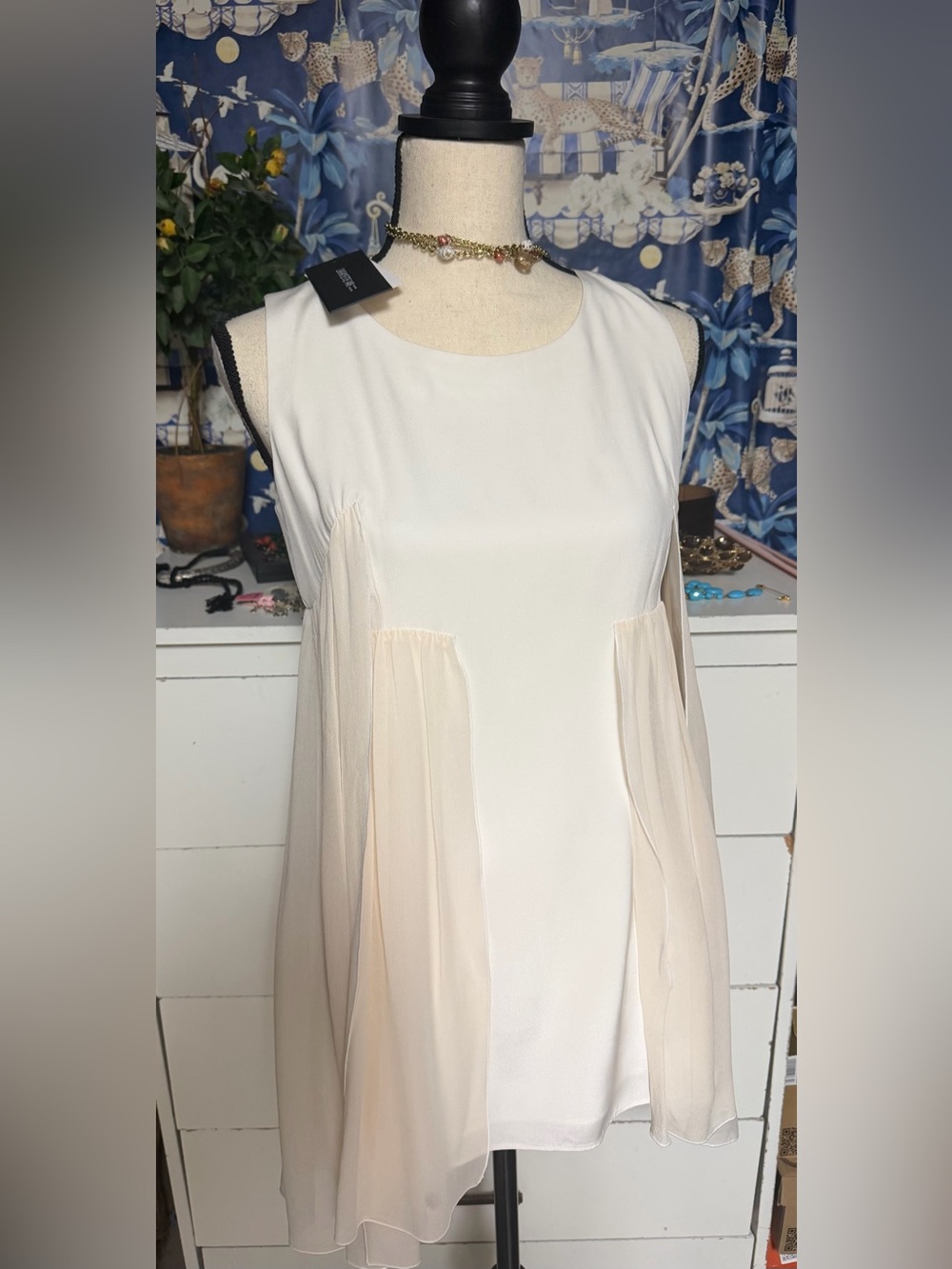 Lafayette 148 Cream colored BabyDoll Style mini dress size 2